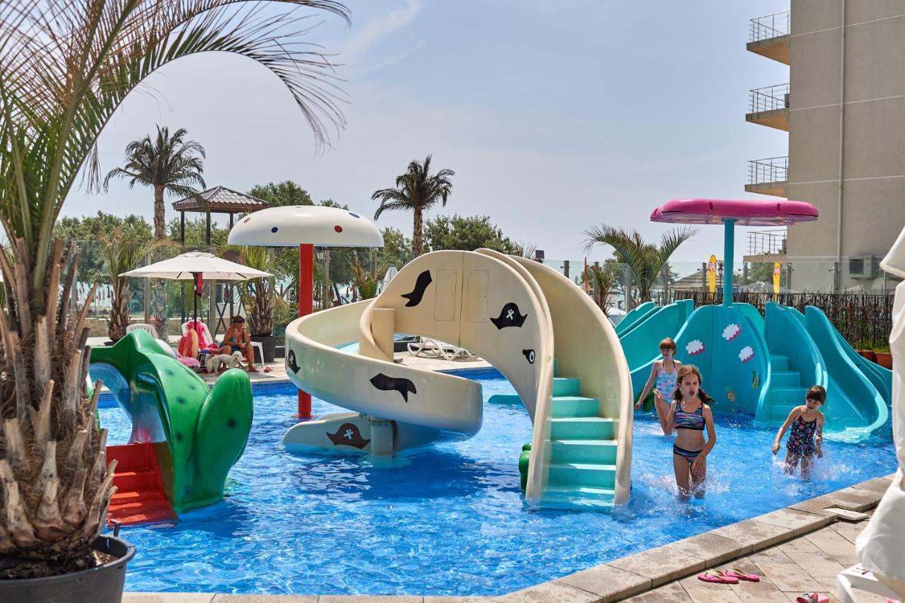 Cristalex Aparthotel & Spa Mamaia Nord Navodari Bagian luar foto